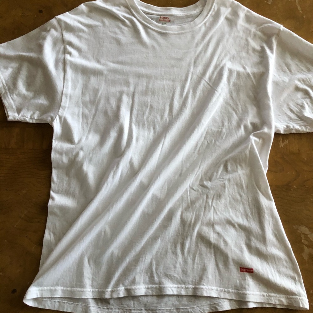 Supreme Hanes tee